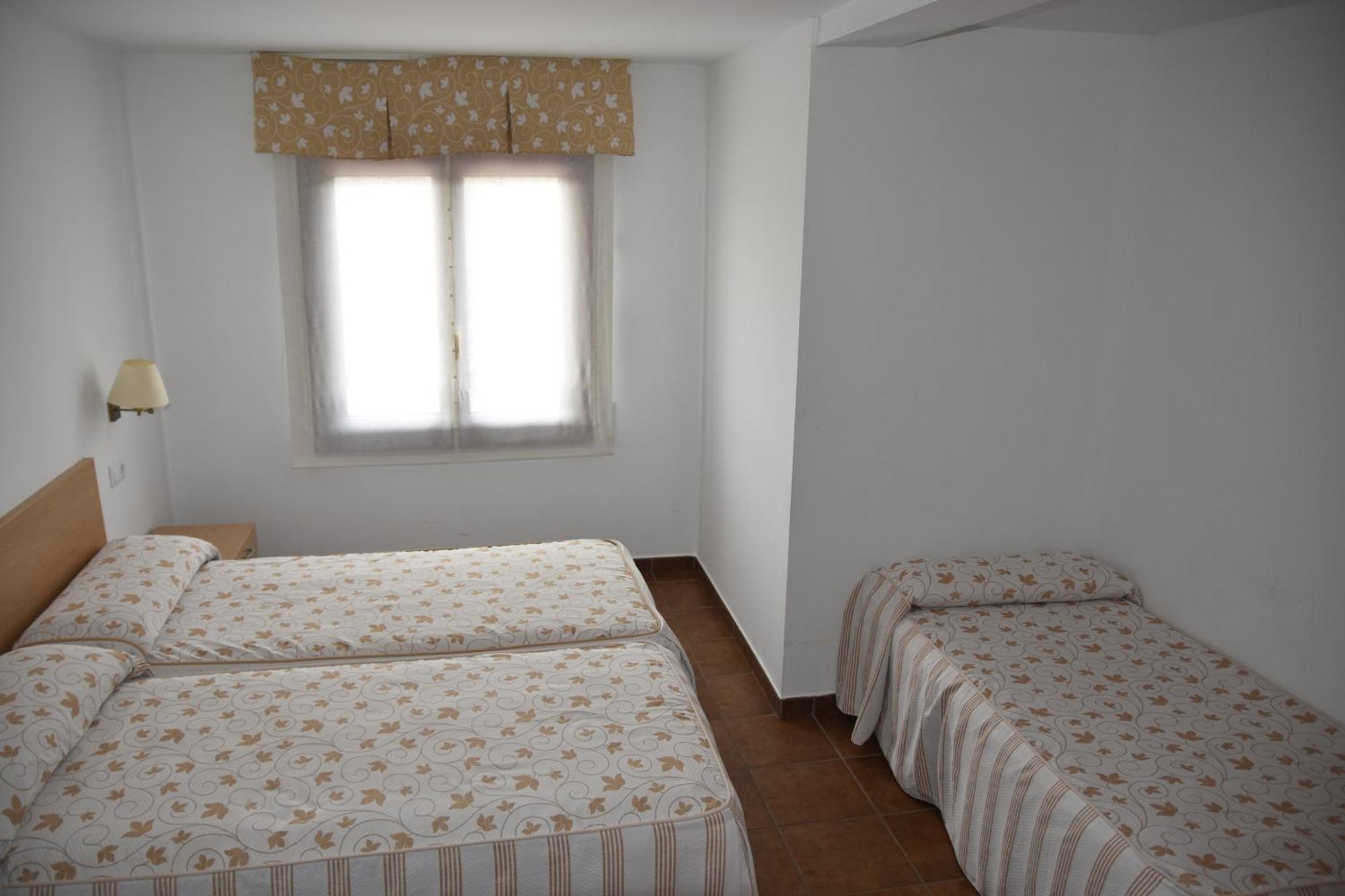 Aparthotel Tres Caminos El Grado Exterior photo