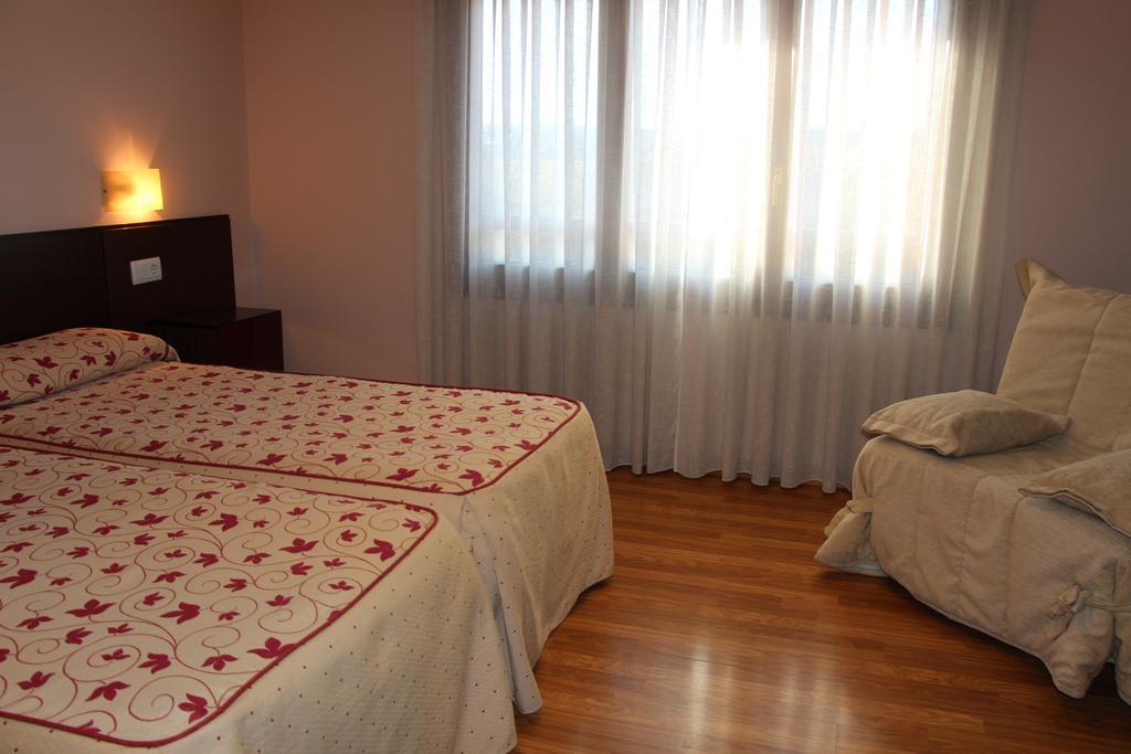 Aparthotel Tres Caminos El Grado Exterior photo